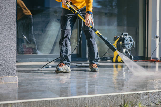 Best Pool Deck Cleaning  in Ash Flat, AR